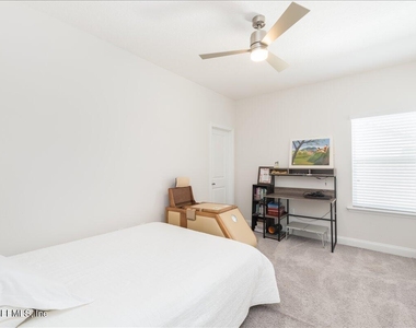 516 Vista Lake Circle - Photo Thumbnail 20