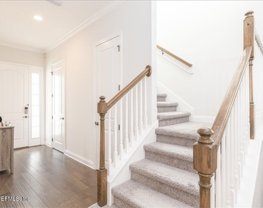 516 Vista Lake Circle - Photo Thumbnail 8