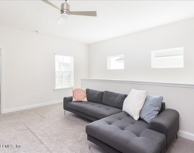 516 Vista Lake Circle - Photo Thumbnail 17