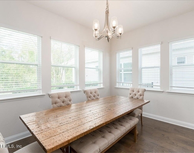 516 Vista Lake Circle - Photo Thumbnail 6