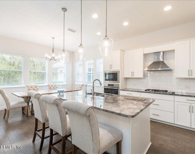 516 Vista Lake Circle - Photo Thumbnail 5