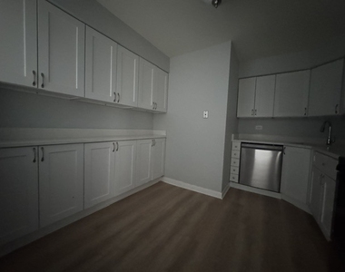 225 Gregory Street - Photo Thumbnail 4