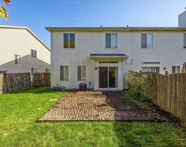 2721 Cripple Creek Court - Photo Thumbnail 11