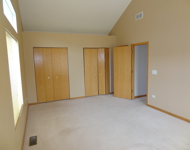 131 Enclave Circle - Photo Thumbnail 8