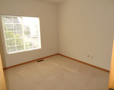131 Enclave Circle - Photo Thumbnail 2