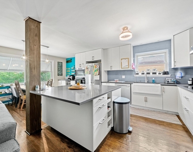 8819 N Wisner Street - Photo Thumbnail 3