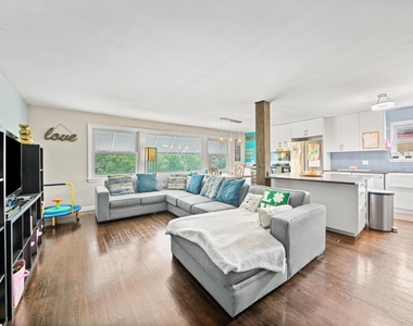 8819 N Wisner Street - Photo Thumbnail 2