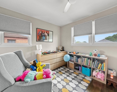 8819 N Wisner Street - Photo Thumbnail 13