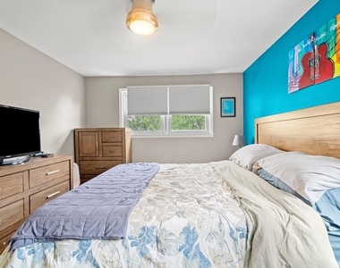 8819 N Wisner Street - Photo Thumbnail 12