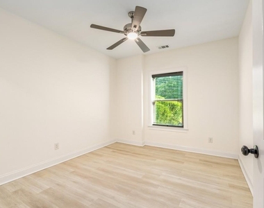 310 Big Creek Way - Photo Thumbnail 8