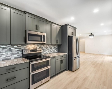 310 Big Creek Way - Photo Thumbnail 3