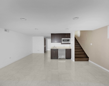 9059 Oneill Drive - Photo Thumbnail 12