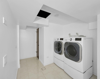 9059 Oneill Drive - Photo Thumbnail 14