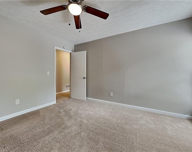 3111 Fife Way - Photo Thumbnail 10