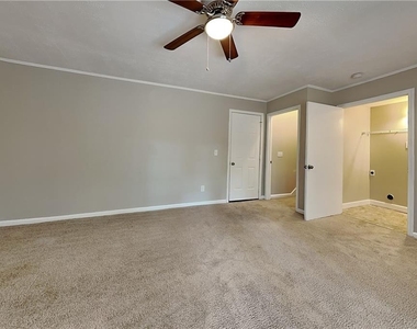 3111 Fife Way - Photo Thumbnail 3
