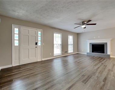 3111 Fife Way - Photo Thumbnail 1