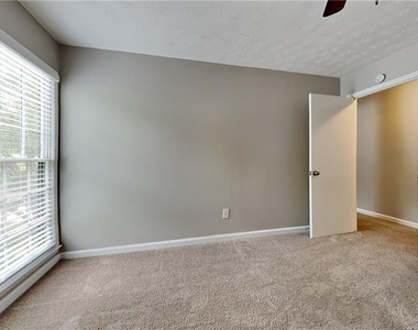 3111 Fife Way - Photo Thumbnail 12