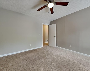 3111 Fife Way - Photo Thumbnail 11