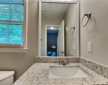 3111 Fife Way - Photo Thumbnail 14