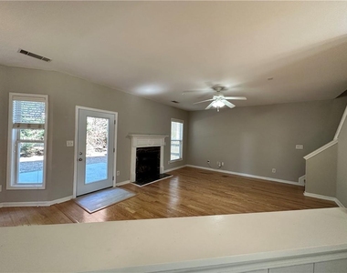 2403 Walnut Tree Lane - Photo Thumbnail 20