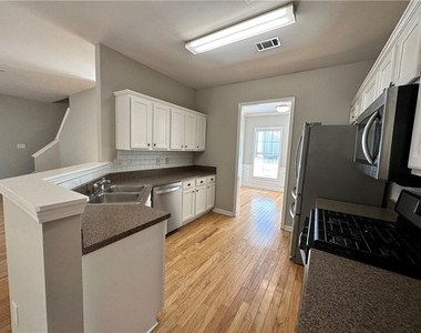 2403 Walnut Tree Lane - Photo Thumbnail 10