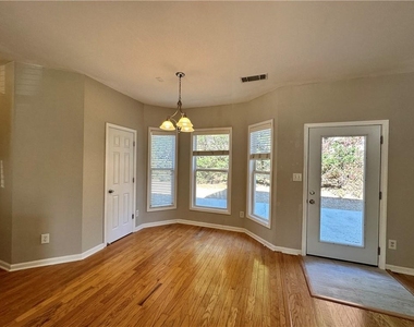 2403 Walnut Tree Lane - Photo Thumbnail 19
