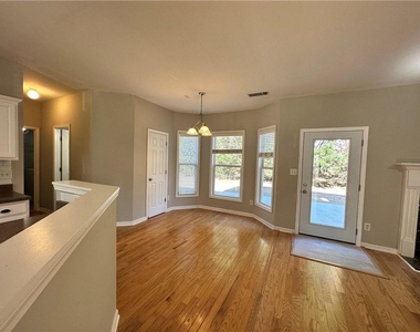 2403 Walnut Tree Lane - Photo Thumbnail 9