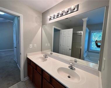 2403 Walnut Tree Lane - Photo Thumbnail 26
