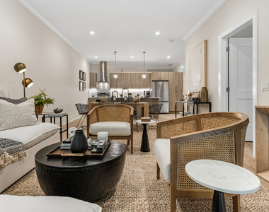 835 Lake Street - Photo Thumbnail 5