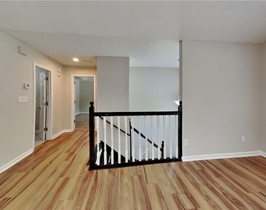 460 Highlander Way - Photo Thumbnail 1