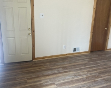 10143 S Avenue L Avenue - Photo Thumbnail 6