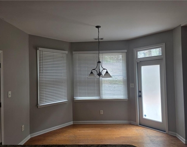 3245 Ambergrove Trace - Photo Thumbnail 3
