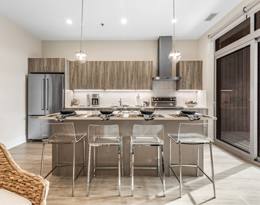 435 Madison Street - Photo Thumbnail 6