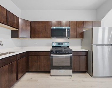 541 N Lawndale Avenue - Photo Thumbnail 4