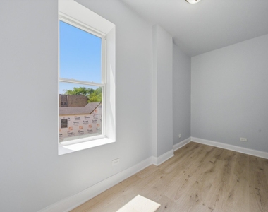 541 N Lawndale Avenue - Photo Thumbnail 8