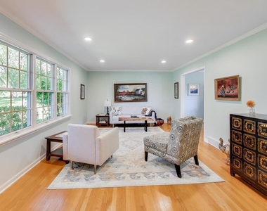 21301 N Woodland Avenue - Photo Thumbnail 3