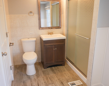 2107 W Ohio Street - Photo Thumbnail 15