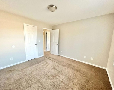 829 Store House Court - Photo Thumbnail 8