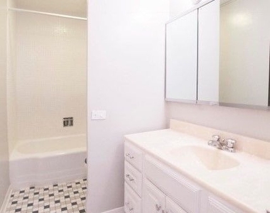 535 N Michigan Avenue - Photo Thumbnail 8