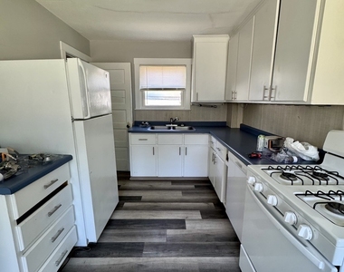 625 25th Avenue - Photo Thumbnail 2