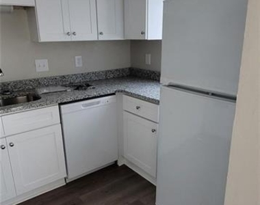 2085 Lenoa Lane - Photo Thumbnail 7