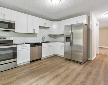9138 Clubhouse Drive - Photo Thumbnail 2