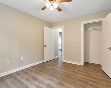 9138 Clubhouse Drive - Photo Thumbnail 11