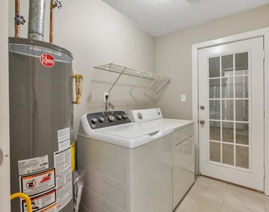 9138 Clubhouse Drive - Photo Thumbnail 15