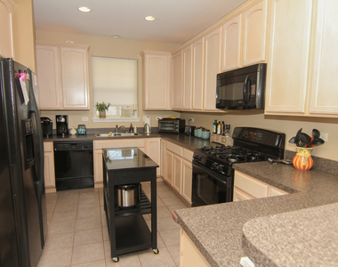 2930 Glacier Way - Photo Thumbnail 10