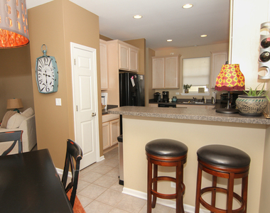 2930 Glacier Way - Photo Thumbnail 8