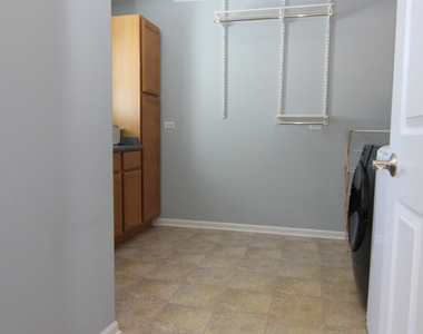 2930 Glacier Way - Photo Thumbnail 13
