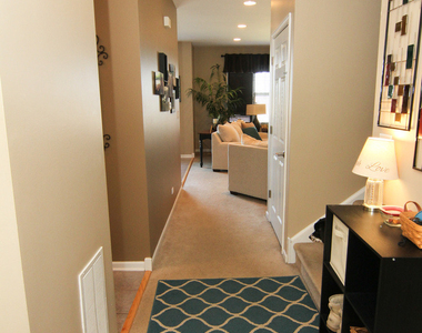 2930 Glacier Way - Photo Thumbnail 1