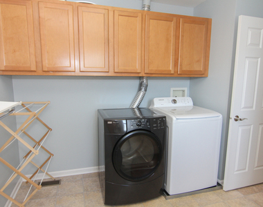 2930 Glacier Way - Photo Thumbnail 15
