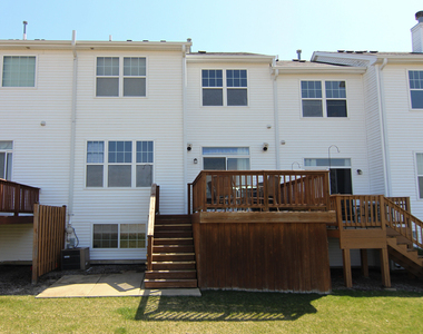 2930 Glacier Way - Photo Thumbnail 24